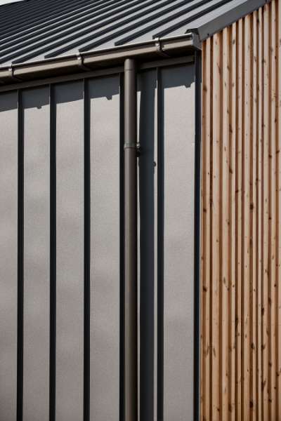 Tilbygning i stål og træ skaber ekstra plads til ”udlån” på Risskov Bibliotek, Risskov Bibliotek - Fortebakken 1, 8240 Risskov